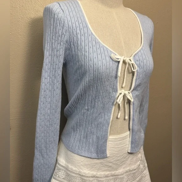 NWT No Comment Baby Blue Babydoll Cropped Tie Front Eyelet Cardigan Size Medium - Picture 2 of 7